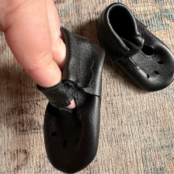 Janiepoo Leather Baby Mary Jane Moccasin Scallop Shoe NB-3M Adorable NEW - Picture 3 of 8